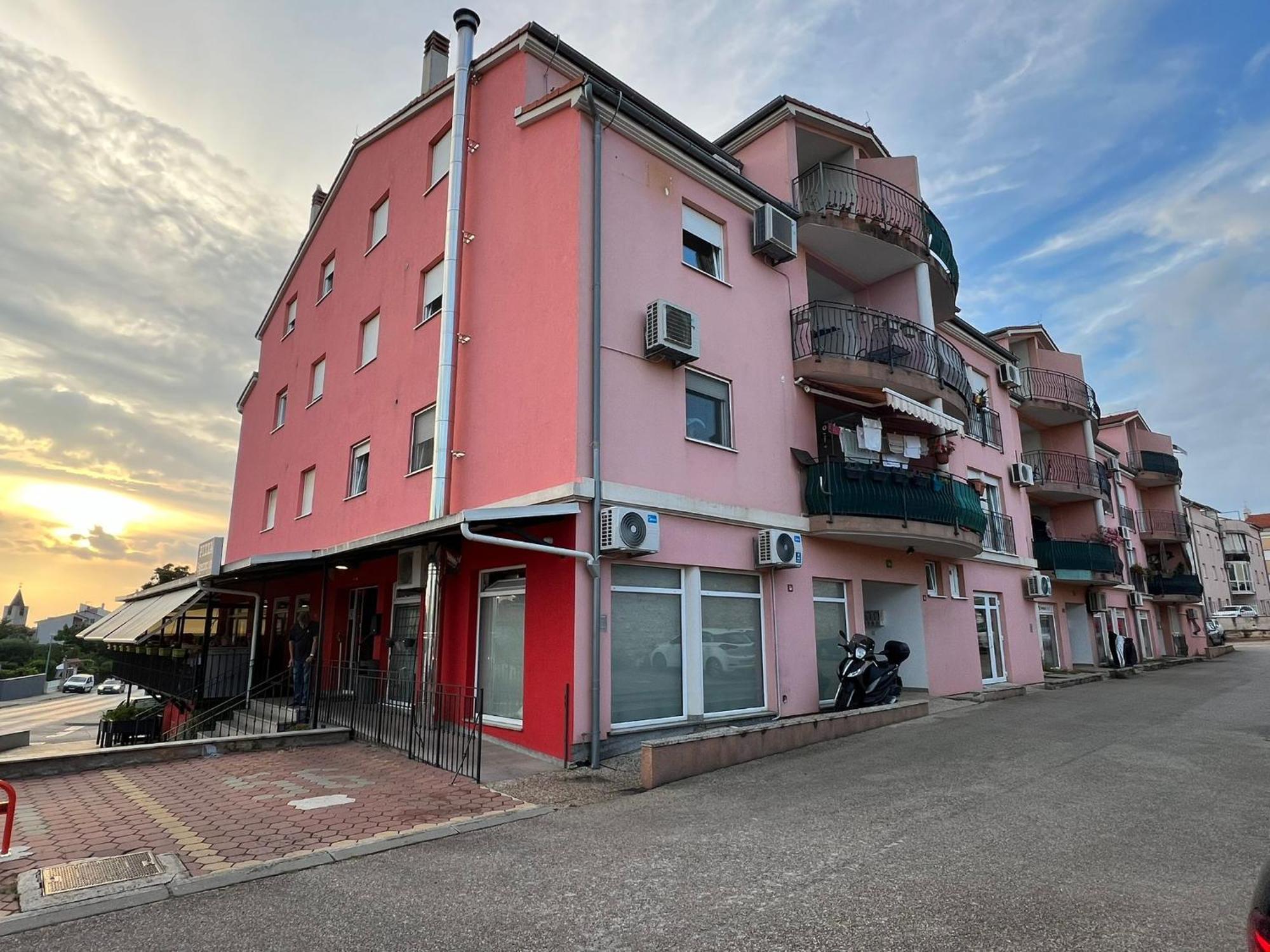 Lungo Mare Apartment With Terrace Pula Eksteriør billede